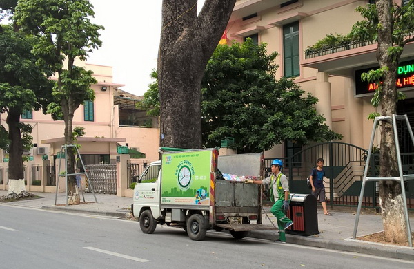 Triển khai phố đi bộ: Sáng vắng vẻ, tối tấp nập ảnh 5